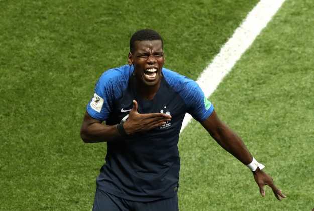 Patrice Evra Kecam Kritik Omong Kosong Terhadap Paul Pogba